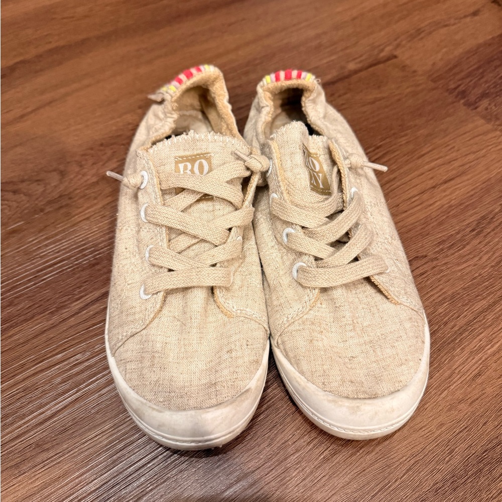 Roxy Slip On Sneaker - Womens Size 8.5